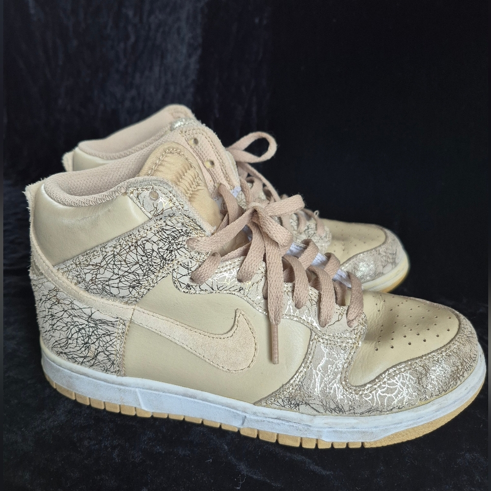 Nike Women's Dunk Hi 08 Grain Gold Shoe High-Top Sneakers Size 8